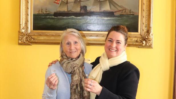 Johanna II von Trapp (li.) mit ihrer Tochter Shela Gobertina von Trapp Johanna II von Trapp (li.) mit ihrer Tochter Shela Gobertina von Trapp