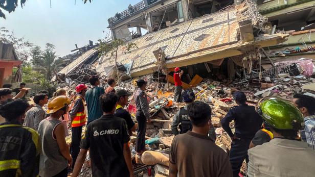 Erdbeben in Myanmar: Über 10.000 Tote befürchtet, Teil-Waffenruhe der Rebellen