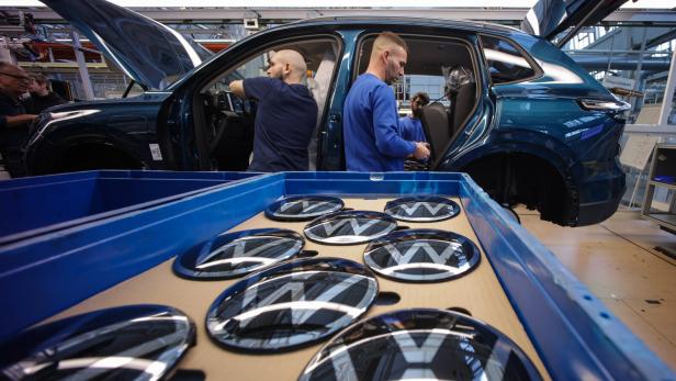 Production at Volkswagen plant Wolfsburg Wie geht es den deutschen Autobauern wirklich?