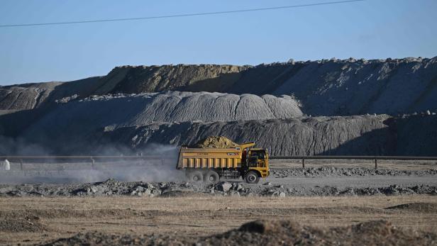 MONGOLIA-ENVIRONMENT-CLIMATE-POLLUTION-POLITICS-SOCIAL Kohlemine (Symbolfoto)
