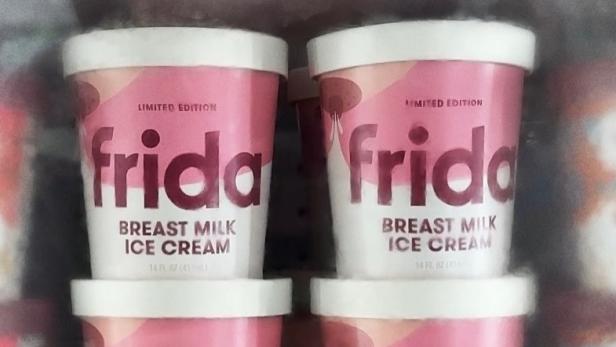 Rosa Eiscreme-Behälter mit der Aufschrift "Frida Muttermilch-Eiscreme"
