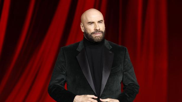 John Travolta John Travolta im schwarzen Anzug bei einer Gala in Los Angeles