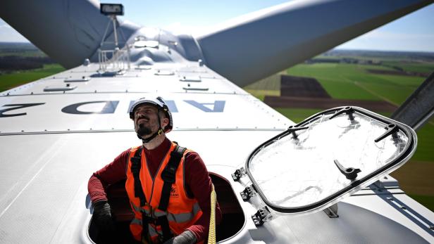 TOPSHOT-FRANCE-ENERGY-RENEWABLE-EOLIC