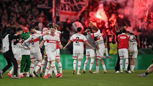 FBL-GER-CUP-STUTTGART-LEIPZIG Der VfB Stuttgart feiert den Finaleinzug.