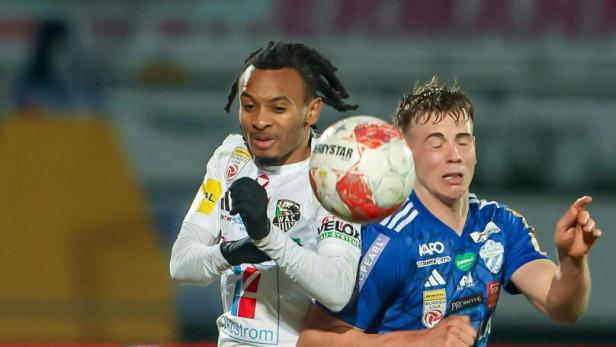 Wiedersehen im Finale: Ballo (WAC) gegen Hartbergs Wilfinger (r.)