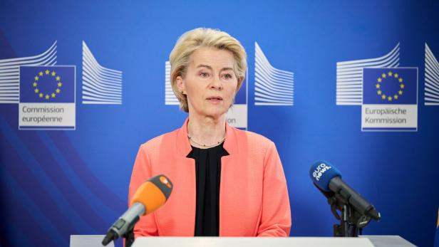 European Commission President Ursula von der Leyen reacts to US tarrifs EU antwortet auf Trumps Zölle: "Die Panzerfaust liegt auf dem Tisch"