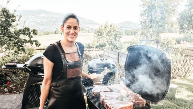 Yulia Haybäck grillt mit Leidenschaft.