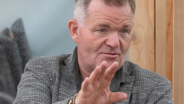 Beate Meinl-Reisinger und Cornelius Obonya Braunaus braune Straßennamen: Cornelius Obonya fordert Umbenennung