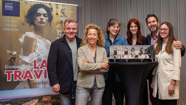 Produktionsmeeting am 12.03.2025 Cornelius Obonya mit Carolin Pienkos, Devin McDonough, Laura Madgé Hörmann, Clemens Unterreiner und Bianca Erlinger