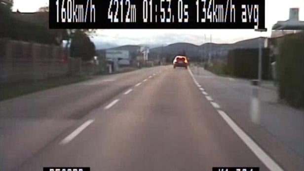 ++ HANDOUT ++ STEIERMARK: PKW-LENKER MIT 160 KM/H IM ORTSGEBIET ERTAPPT Zivilstreife verfolgte Raser auf der A2 und auf der A21 (Symbolbild)