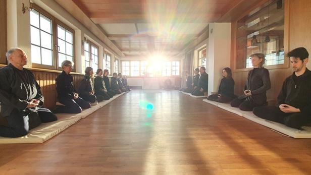 Meditation im BergZendo auf der Hohen Wand
