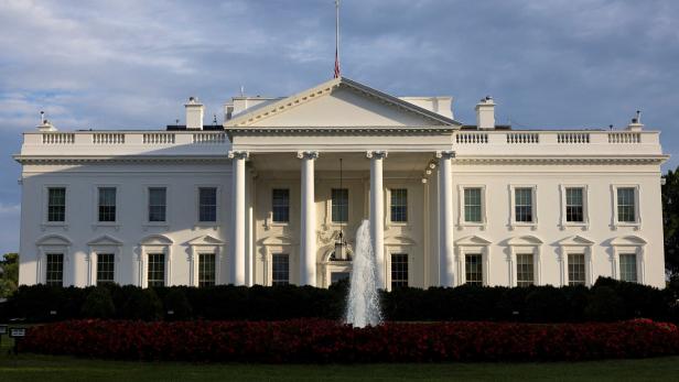 FILE PHOTO: A view of the White House in Washington Weißes Haus ignoriert Mail-Anfragen bei Angabe von Gender Pronomen