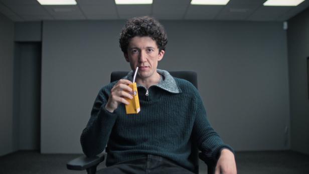 Zurück aus dem Gefängnis: Moritz (Maximilian Mundt) in der vierten Staffel von "How To Sell Drugs Online (Fast)" Zurück aus dem Gefängnis: Moritz (Maximilian Mundt) in der vierten Staffel von "How To Sell Drugs Online (Fast)"