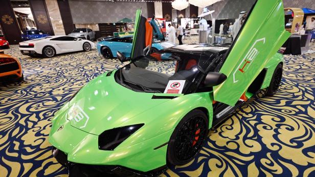 KUWAIT-LIFESTYLE-CARS Luxus oder Investition: Wofür Auto-Käufer 150.000 Euro und mehr ausgeben