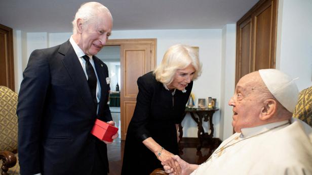 Charles und Camilla bei Papst Franziskus