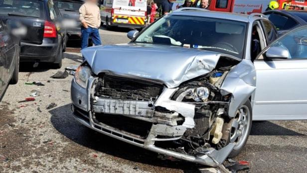 Vier Fahrzeuge waren in den Crash bei Ybbs verwickelt