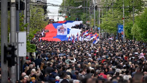 SERBIA-POLITICS-GOVERNMENT-DEMO Massendemonstration für serbischen Präsidenten Vučić in Belgrad