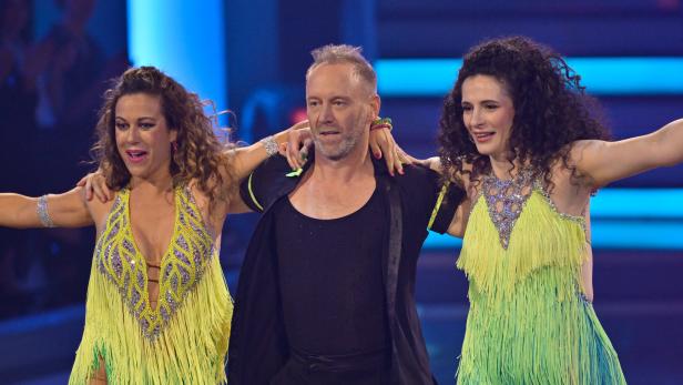 Dancing Stars Stefan Koubek tanzte mit Manuela Stöckl und seiner Freundin Kinga (re.)