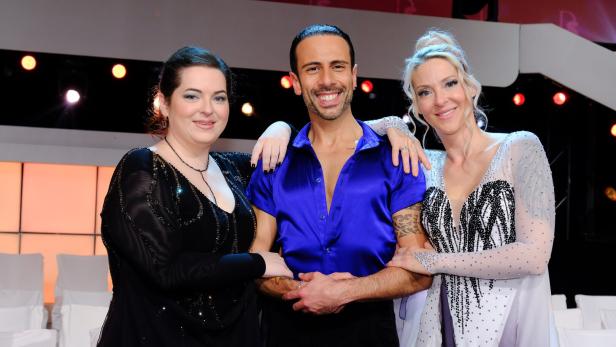 46-214475950 Simone Lugner tanzte mit Schwester Sonja und Danilo Campisi