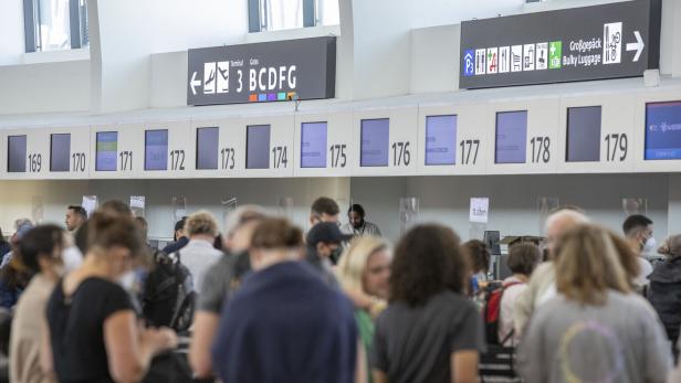 ++ THEMENBILD ++ REISEN/FLIEGEN/WARTEZEIT Bordkarte adé? Größte Revolution am Flughafen seit 50 Jahren steht bevor