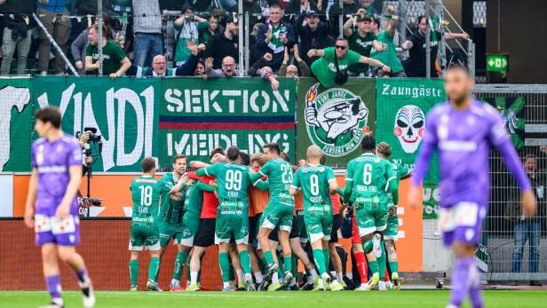 FUSSBALL: ADMIRAL BUNDESLIGA / MEISTERGRUPPE / 3. RUNDE: SK RAPID - FK AUSTRIA WIEN Rapid bejubelt 2:0: "Ein Wiener Derby spielt sich eben im Schädel ab"