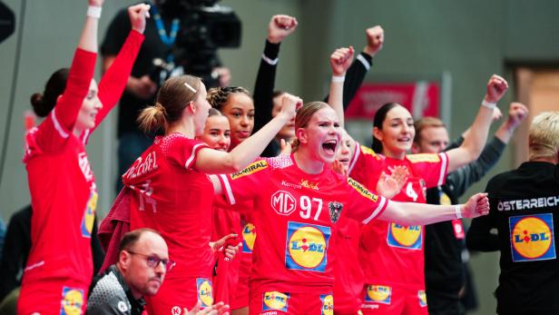 Jubel bei den österreichischen Handballerinnen Jubel bei den österreichischen Handballerinnen