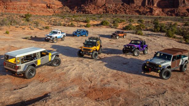 Viel Retro: Die speziellen Jeeps für die Oster-Safari