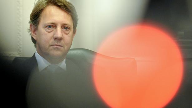 ++ ARCHIVBILD ++ EX-MEINL-BANK-CEO PETER WEINZIERL Geldwäsche: Ex-Meinl-Banker Weinzierl darf in USA ausgeliefert werden