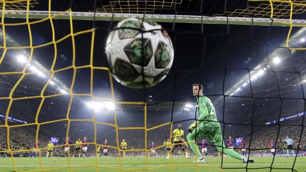 UEFA Champions League quarter-finals - Borussia Dortmund vs FC Barcelona UEFA Champions League quarter-finals - Borussia Dortmund vs FC Barcelona