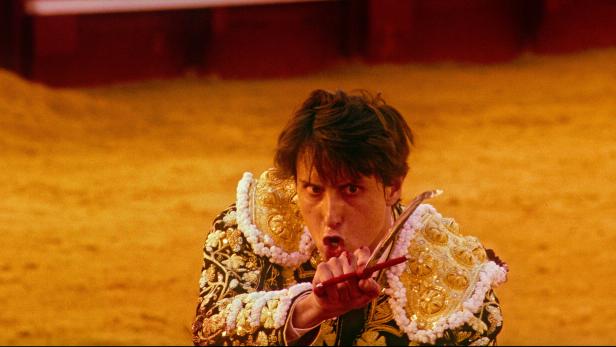 Star-Torero Andrés Roca Rey setzt den tödlichen Stich