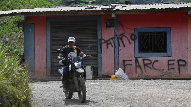 COLOMBIA-CONFLICT-REBELS Kolumbien kündigt Waffenruhe mit FARC-Splittergruppe auf
