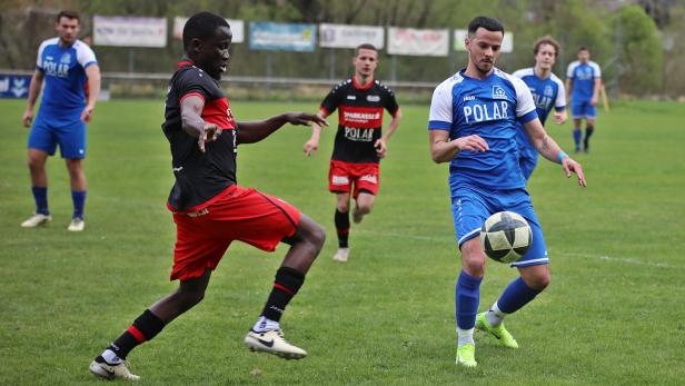 Der Ebenseer Musa Dienga wurde im spiel gegen Neukirchen rassistisch attackiert 