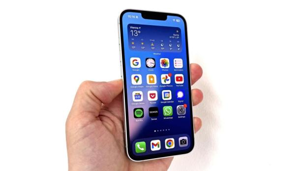 iPhone 16e 