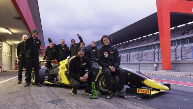 Simon Schranz und das Renauer-Motorsport-Team
