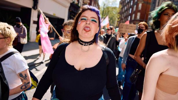 BRITAIN-SCOTLAND-WOMEN-GENDER-COURT-DISCRIMINATION Nach Urteil zu trans Frauen: Demonstration in London