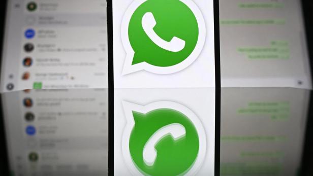 BRITAIN-TECHNOLOGY-SOCIAL MEDIA-COMMUNICATION-WHATSAPP whatsapp messenger