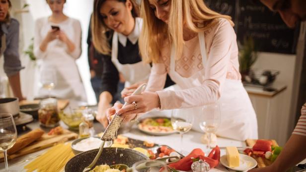 Expertin verrät: Was man abends besser nicht essen sollte