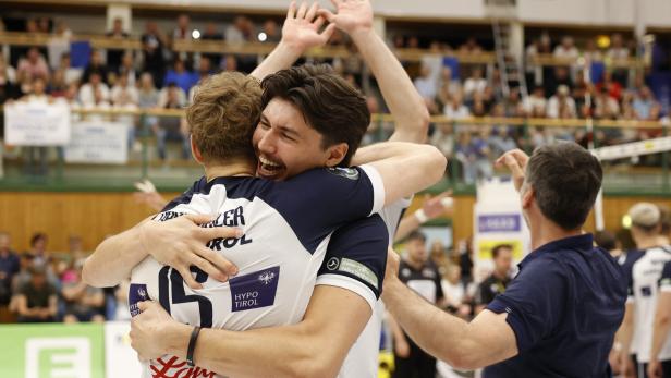 VOLLEYBALL: AUSTRIAN VOLLEY LEAGUE/MÄNNER/FINALE/BEST OF SEVEN/4. SPIEL: TSV RAIFFEISEN HARTBERG - HYPO TIROL VT Meistertitel zum Abschied für die Volleyballer von Hypo Tirol