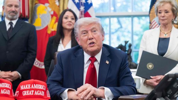 Trump deutet Einigung mit Putin an, mit Selenskyj "schwieriger"
