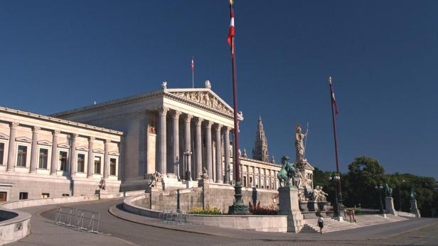 46-3545595 30-Jähriger wollte Polizisten vor Parlament in Wien Waffe entreißen