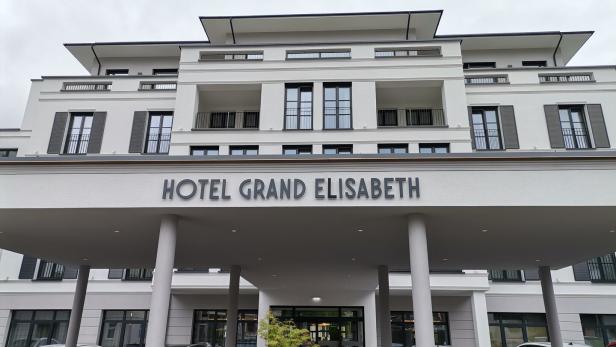 Neues Hotel in Bad Ischl: Grand Elisabeth öffnete mit Sis(s)i-Kitsch