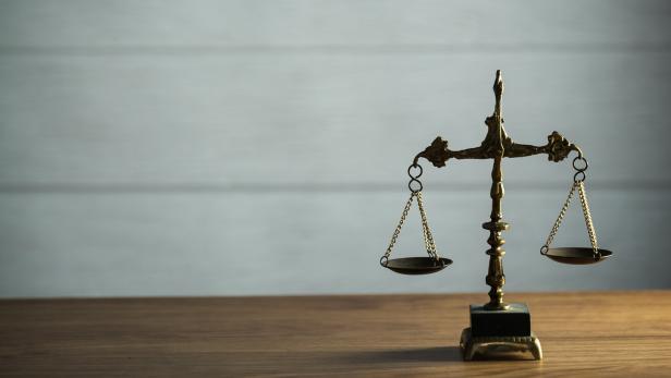 551,10 Euro im Monat: Wo die Geringfügigkeitsgrenze das Zünglein an der Waage ist