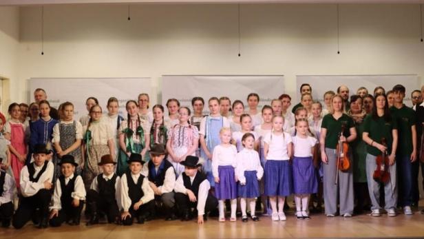 So lebt ungarische Kultur im Burgenland weiter: Schmalz, Tanz & Tradition