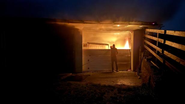 Brand forderte 100 Feuerwehrleute in Niederösterreich