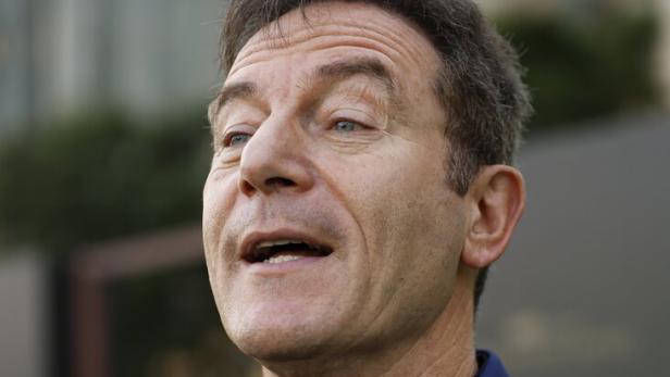Jason Isaacs