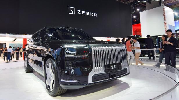 Zeekr 9X: Plug-in-Hybrid-SUV mit 380 km Elektro-Reichweite