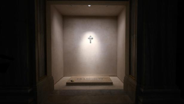 Pope Francis' tomb in the Papal Basilica of Saint Mary Major in Rome Papst-Attentäter Ali Agca will an Franziskus' Grab beten