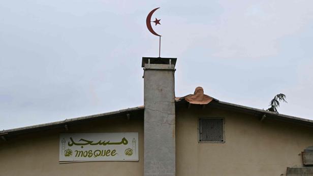 FRANCE-RELIGION-CRIME Nach Bluttat in französischer Moschee: Gesuchter stellt sich Polizei