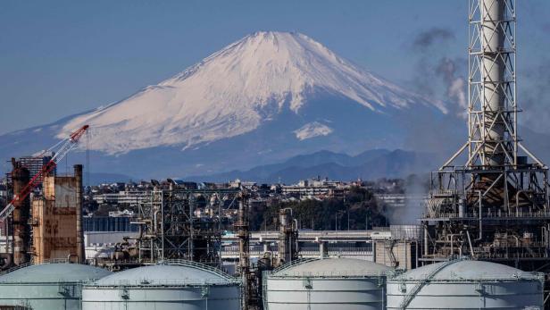 FILES-JAPAN-ECONOMY-GDP Handy vergessen: Student zweimal in einer Woche vom Fuji gerettet