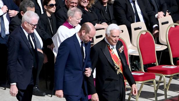 Prinz William beim Papst-Begräbnis Prinz William beim Papst-Begräbnis